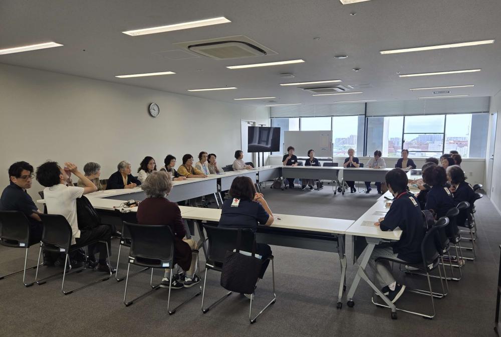 会議室にて